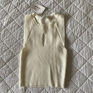 Cutout crop sweater tank (m)